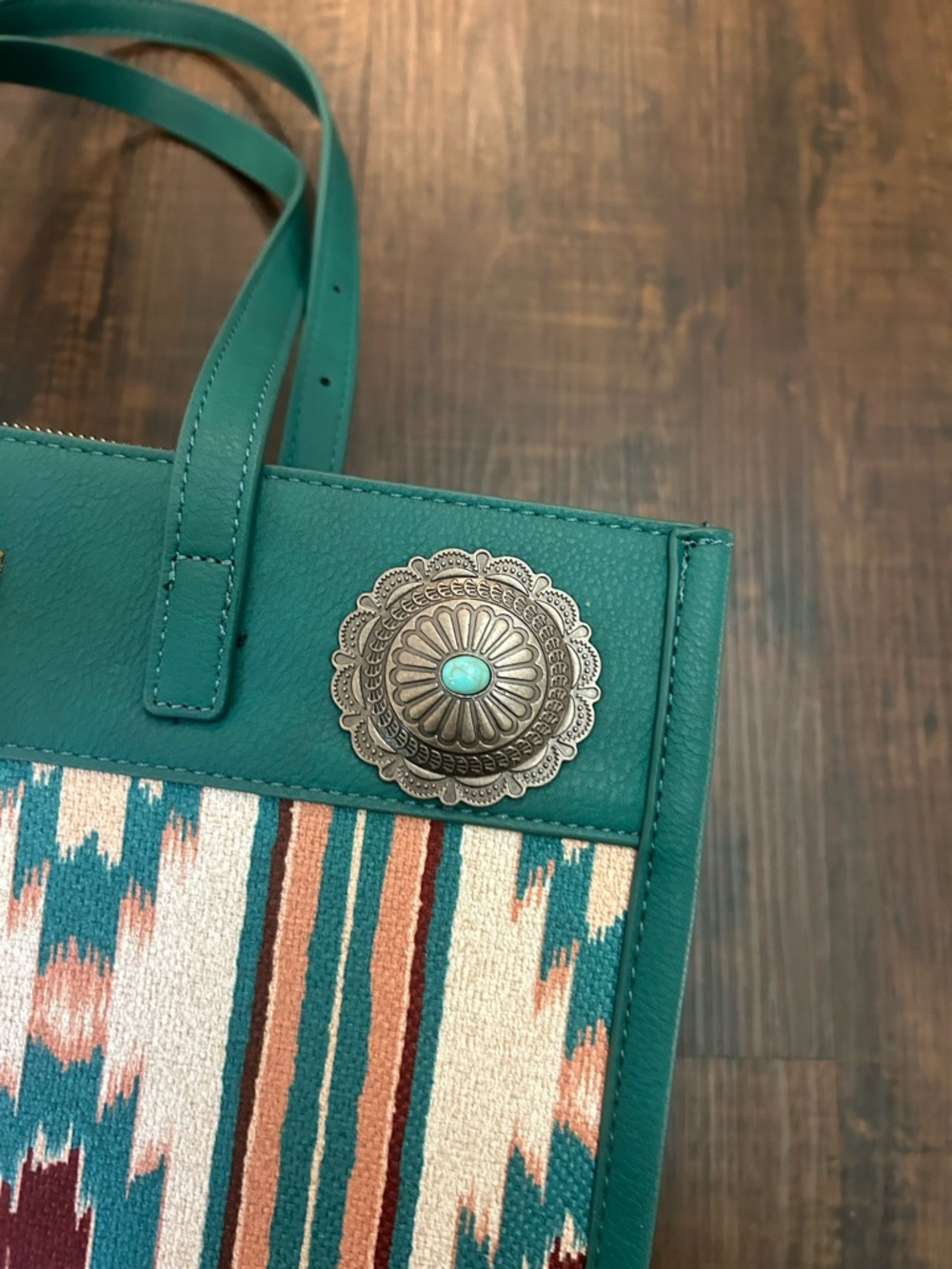 Wrangler Emerald Aztec Purse - Picture 2 of 7